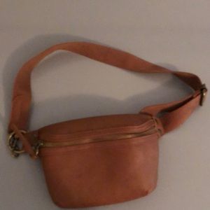 Universal Thread Fanny pack!